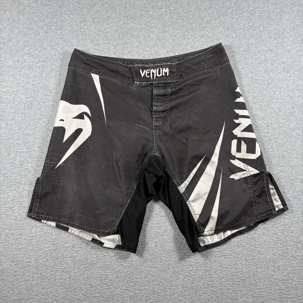 Venum Giant MMA Fight Shorts Mens 34 Black White BJJ Kickboxing Board Shorts